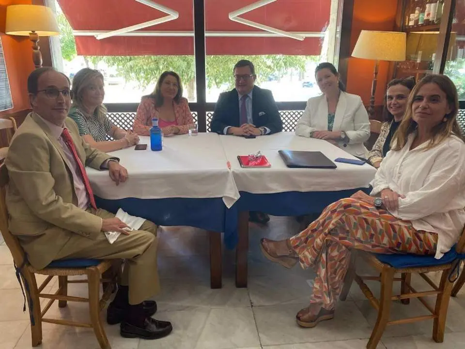 Crespo mantiene una reuni&oacute;n institucional con representantes de Cesur para analizar el sector agrario - 