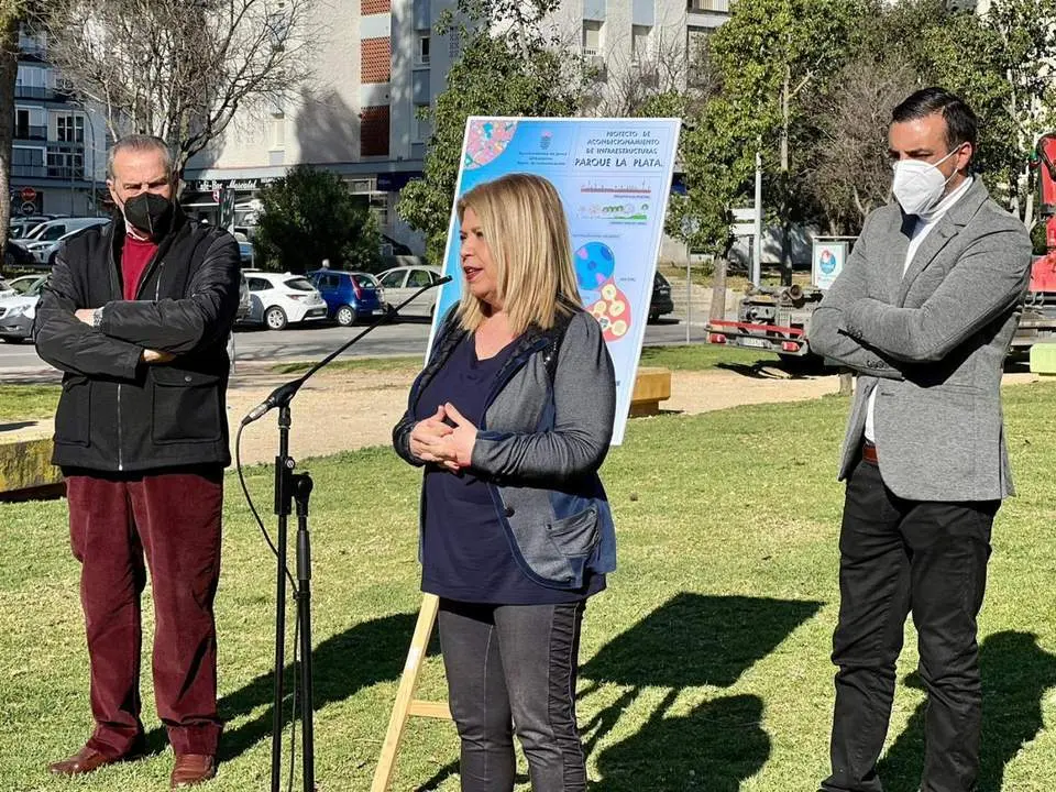 Mamen S&aacute;nchez, en el parque Juan de la Plata.  - Andaluc&iacute;a Informaci&oacute;n