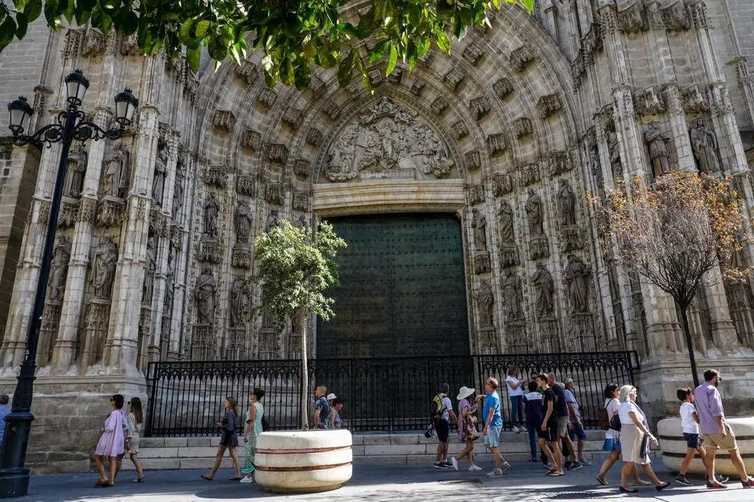 Portada de la asunci&oacute;n de la Catedral de Sevilla. - Eduardo Briones/EP