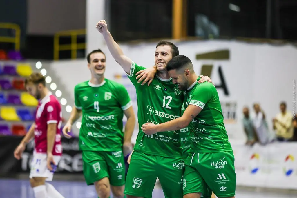 El equipo antequerano pudo celebrar la victoria. - CD Antequera