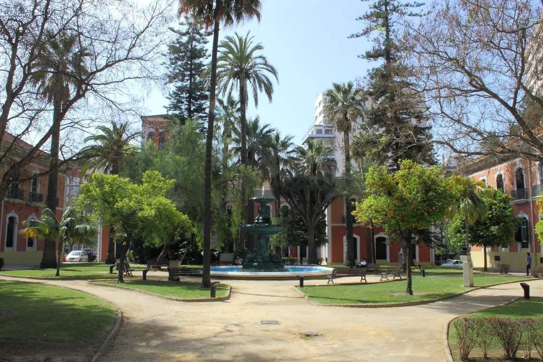 Patio de Guirnaldas de la Casa Col&oacute;n. - VH