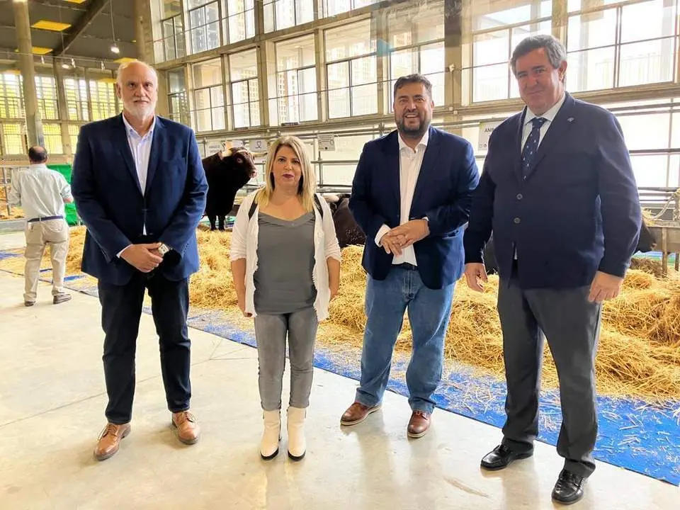 Las autoridades en la inauguraci&oacute;n de Fegasur el pasado viernes - Dipucadiz