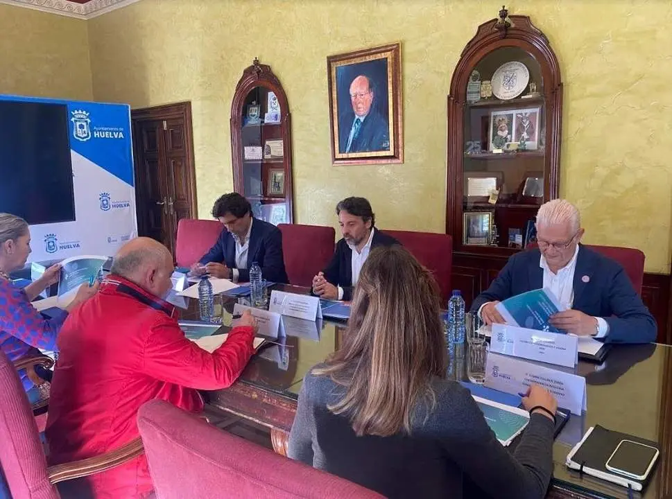 Reuni&oacute;n de la Comisi&oacute;n de Planificaci&oacute;n y Organizaci&oacute;n del Foro Nacional de la Industria Auxiliar de Huelva. - VH
