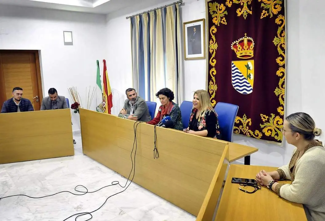 Las alcaldesas de Jerez y Guadalcac&iacute;n junto al diputado en la rueda de prensa - jerez.es