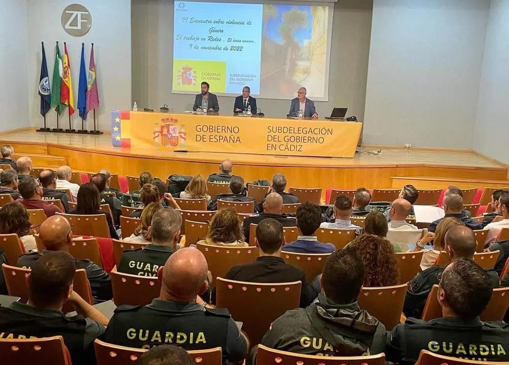 El subdelegado del Gobierno en la inauguraci&oacute;n de la jornada sobre violencia de g&eacute;nero.  - Viva 