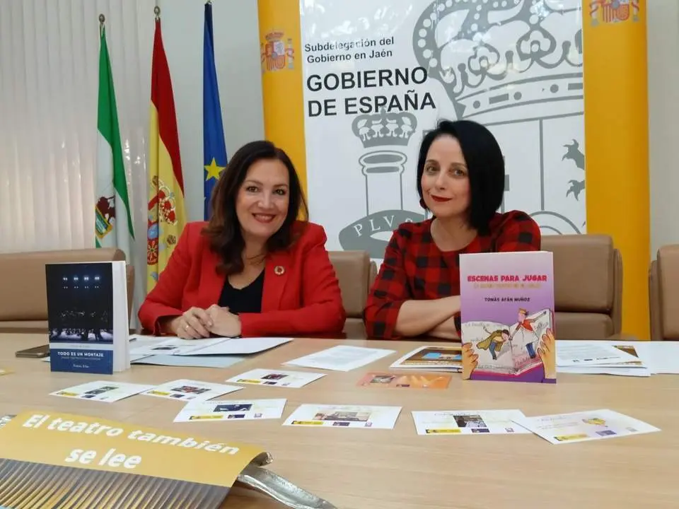 Catalina Madue&ntilde;o y M&ordf; Carmen G&aacute;mez en la presentaci&oacute;n. - Viva Ja&eacute;n.