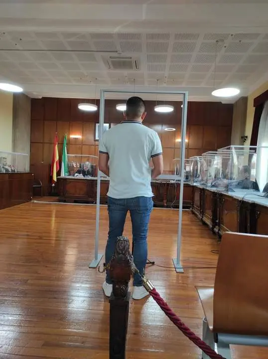 El acusado durante su declaraci&oacute;n ante el tribunal. - E. P.