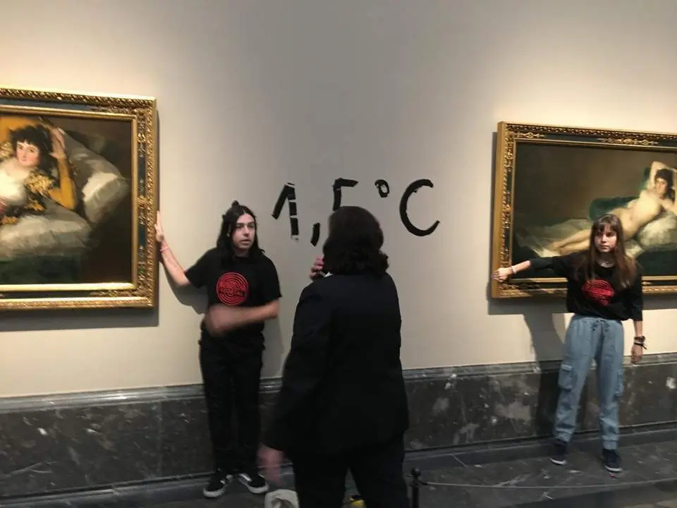 Ataque de los activistas en el Museo del Prado. - Viva