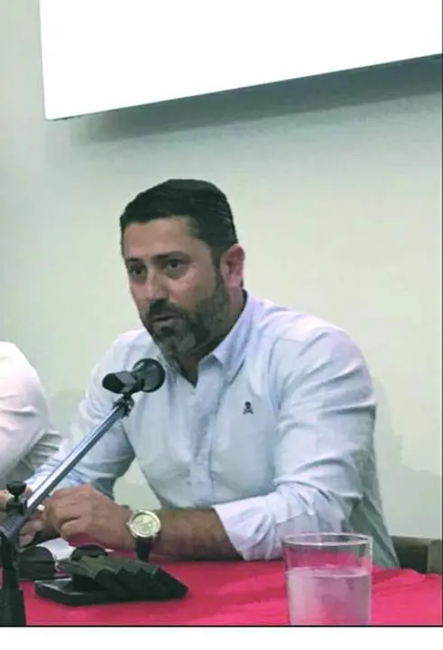 Juan Luis Rojo, ex jugador del Chiclana CF y presidente del club desde hace cuatro a&ntilde;os, se muestra ilusionado con el objetivo de ascender a Tercera Divisi&oacute;n  - VIVA