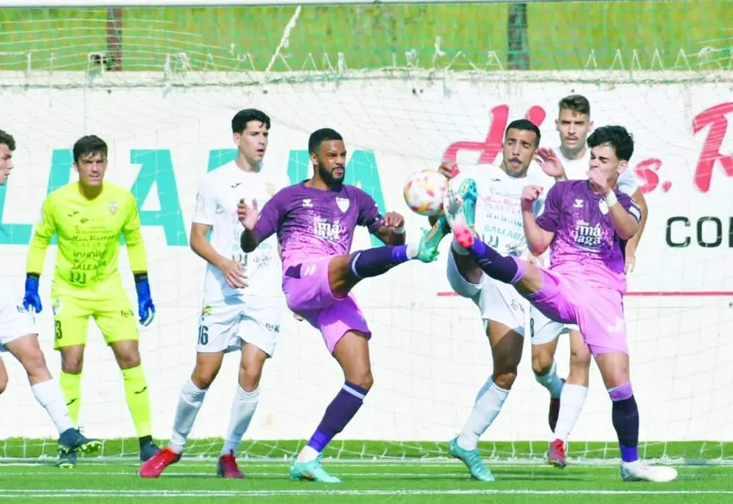 El M&aacute;laga roz&oacute; el rid&iacute;culo contra la Pe&ntilde;a Deportiva de Ibiza. - MCF