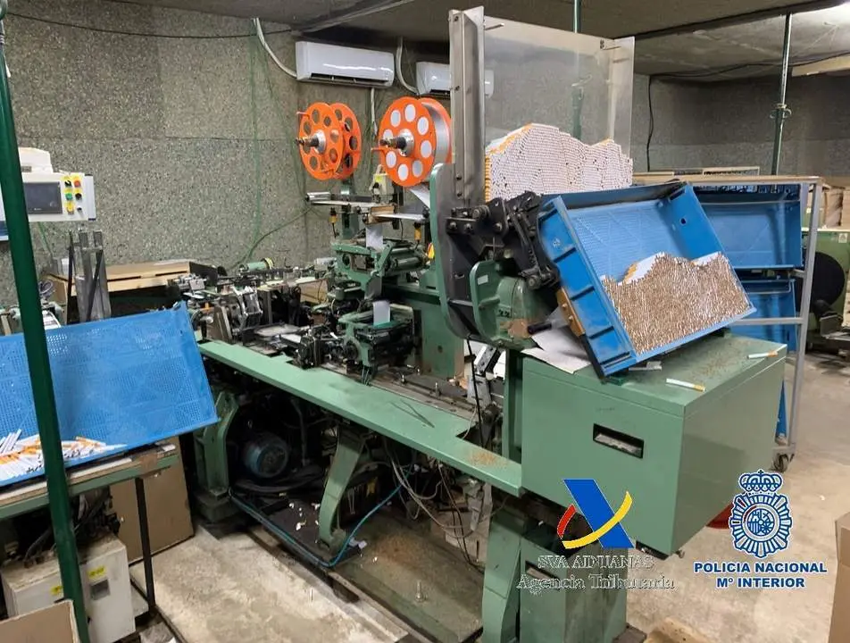 Intervienen m&aacute;s de 16 toneladas de tabaco en una f&aacute;brica clandestina situada en M&aacute;laga