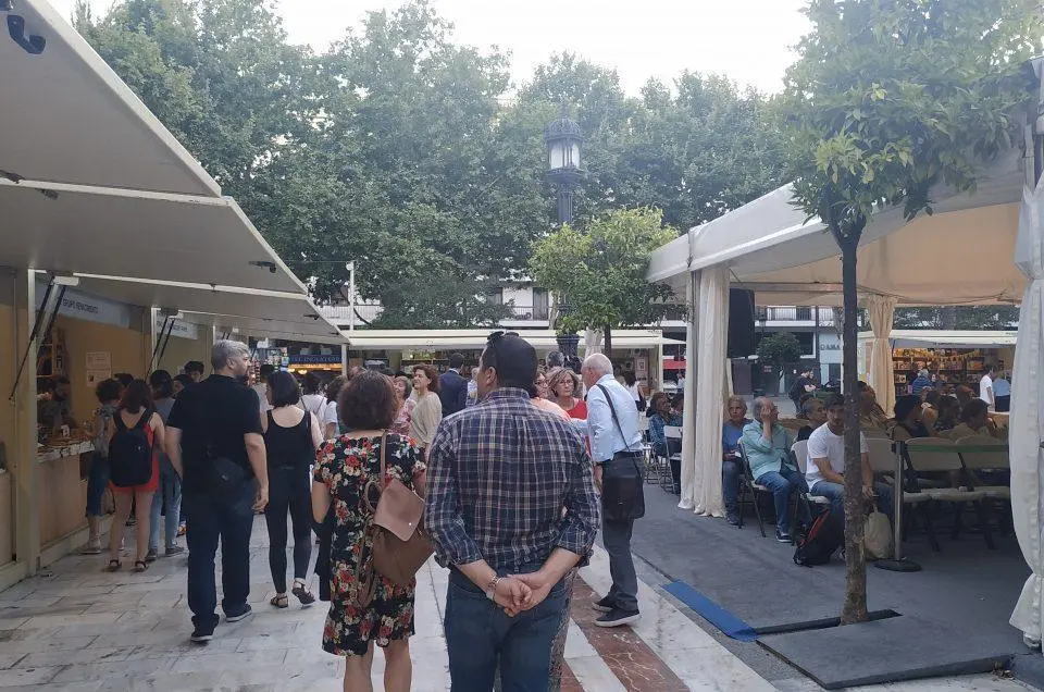 Feria del libro en la Plaza Nueva. - FLS