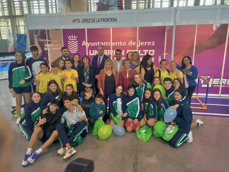 Mamen S&aacute;nchez y Juan Carlos Ruiz Boix han inaugurado la I Feria del Deporte en Ifeca. - VIVA