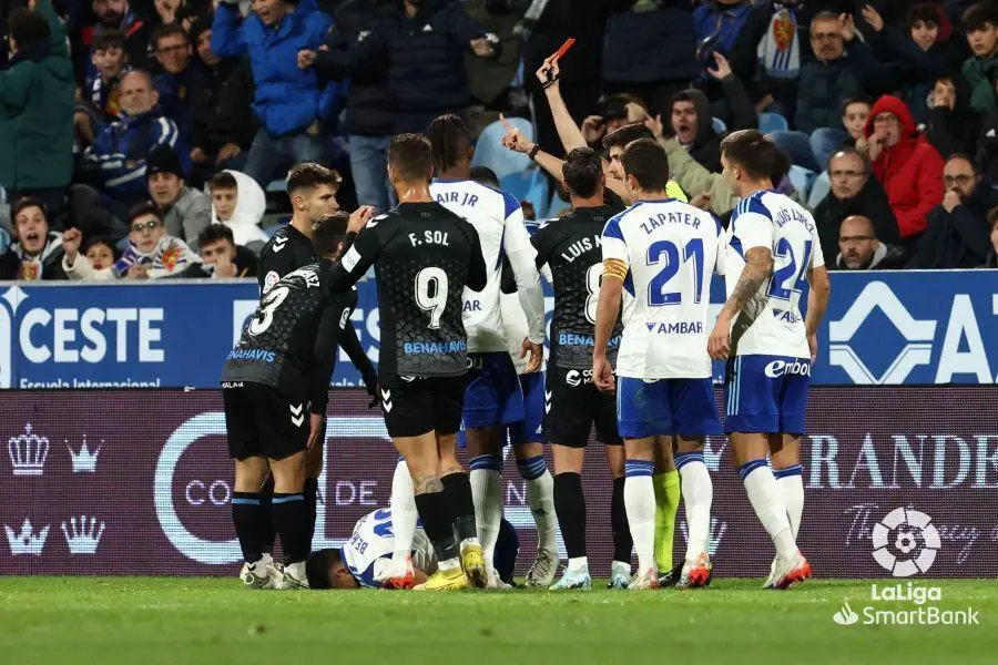 La roja a Javi Jim&eacute;nez en el 14' lo condicion&oacute; todo. - LALIGA