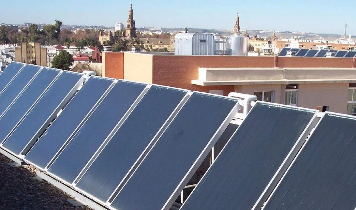  Paneles solares para el autoconsumo el&eacute;ctrico. - EP