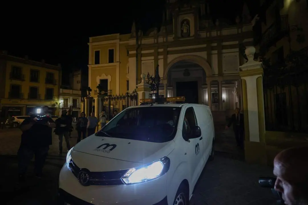 La salida de los restos de Queipo de Llano de la Macarena. - Joaquin Corchero / Europa Press