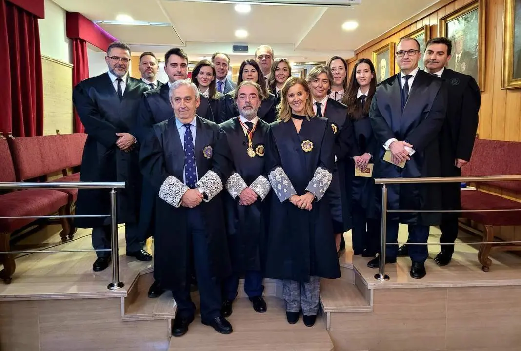 Juramento de los nuevos colegiados. - Viva Ja&eacute;n.