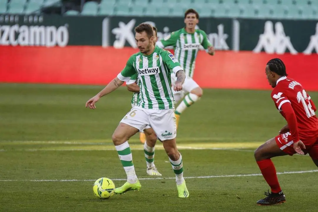 Loren durante el derbi.  - rbb