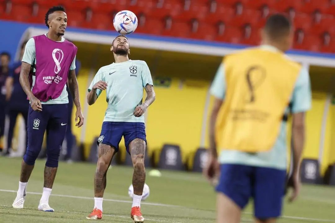Neymar, entrenando con Brasil. - EFE