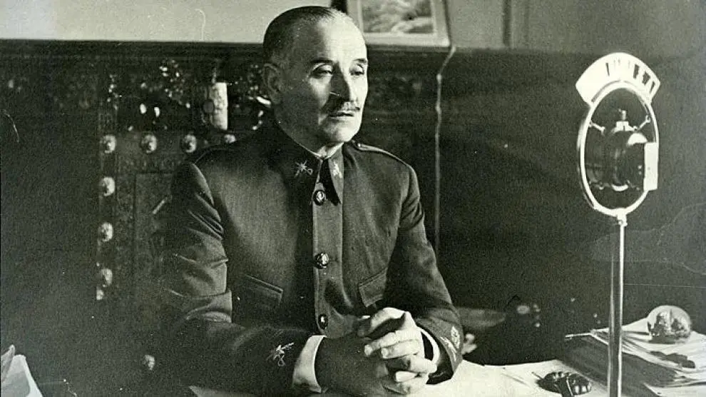 Gonzalo Queipo de Llano.  - Viva. 