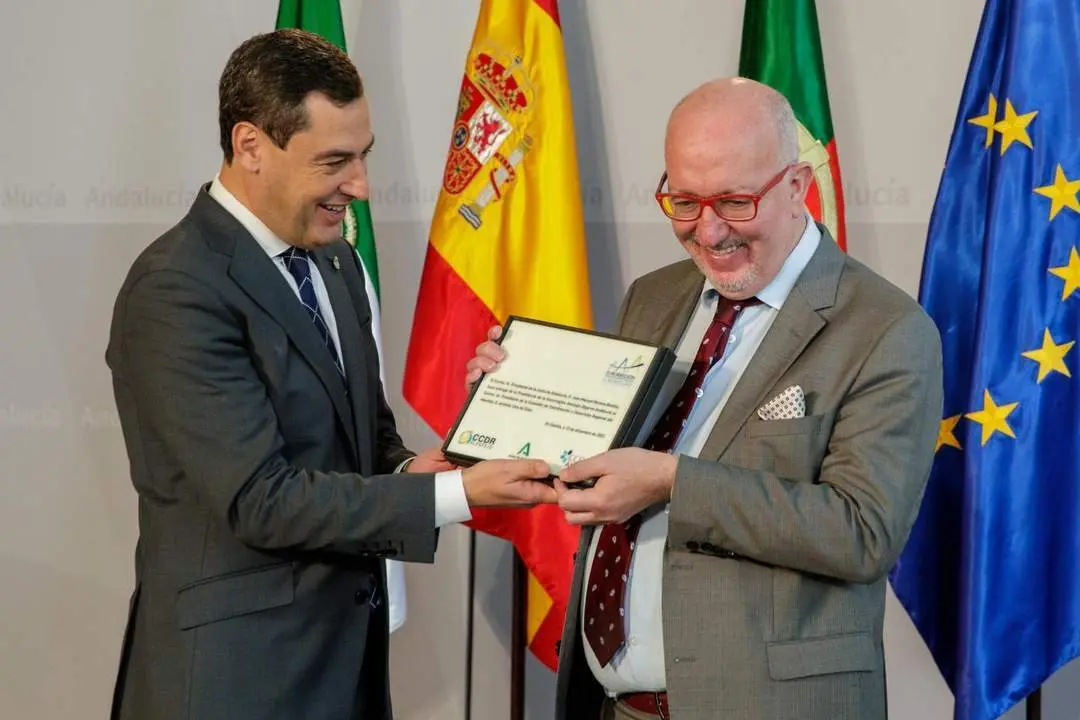 Juanma Moreno y  Antonio Ceia da Silva. - EFE