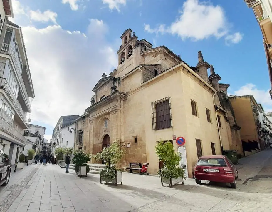 Exterior de la iglesia de Las Angustias, donde se encuentra el retablo de Santo Domingo.  - JJMG