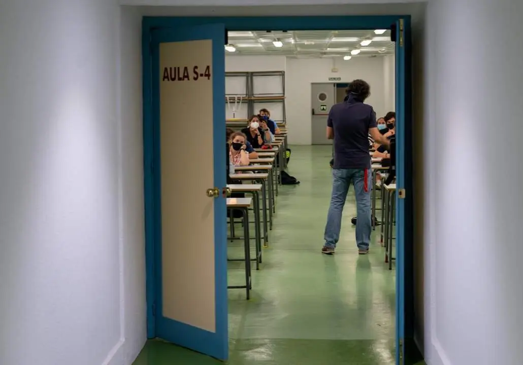  Imagen de un centro educativo de Sevilla. - EDUARDO BRIONES / EP 