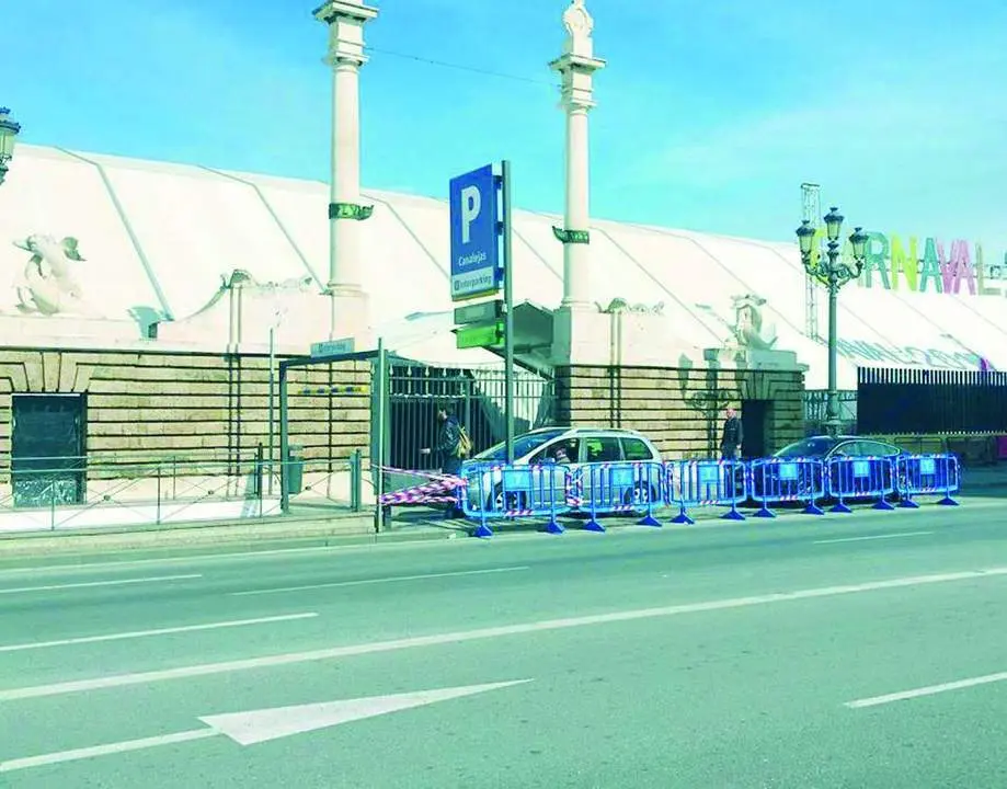 La carpa de Carnaval, en el Muelle Ciudad en una imagen de archivo. - VIVA