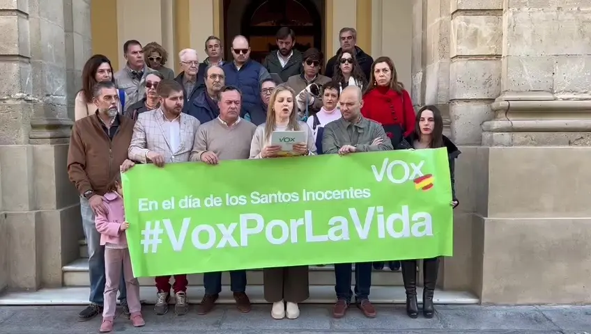 Vox Sevilla guarda un minuto de silencio por los "m&aacute;s de 90.000 ni&ntilde;os no nacidos"