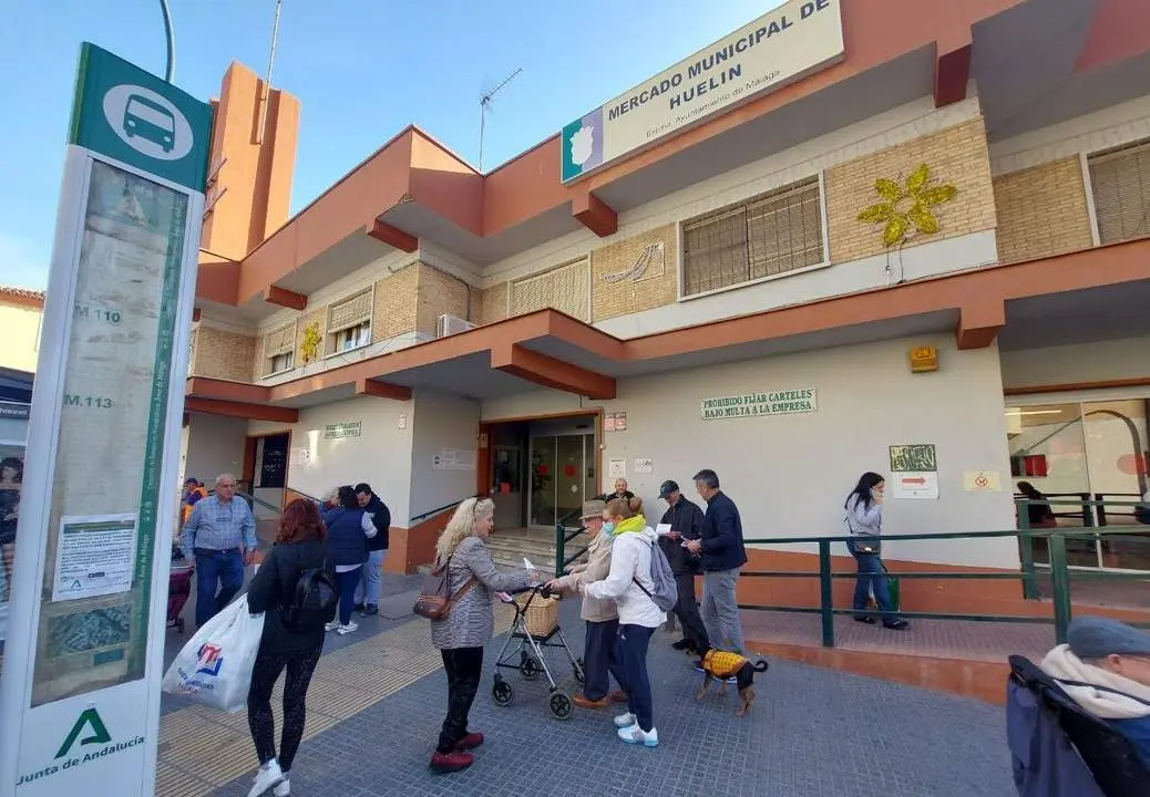 Piden comprar en comercios locales de M&aacute;laga para crear empleo y dar vida a los barrios