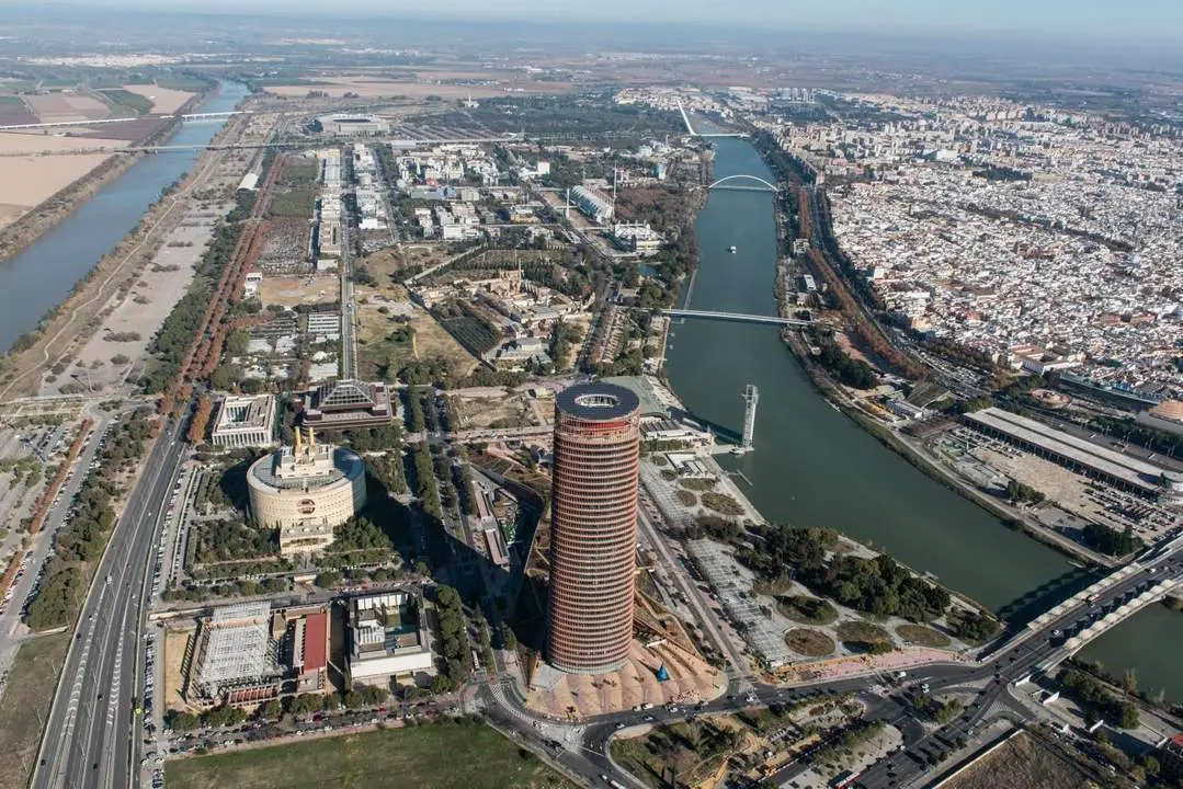 Cartuja estrena su zona de bajas emisiones. - Archivo