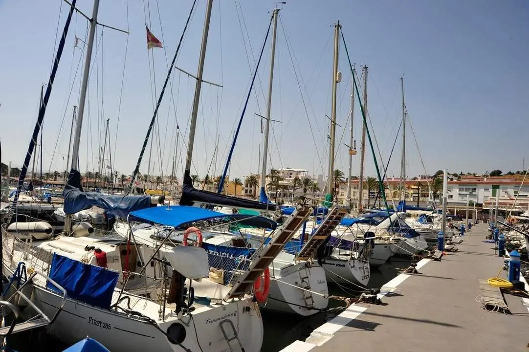 Puerto deportivo. - Junta