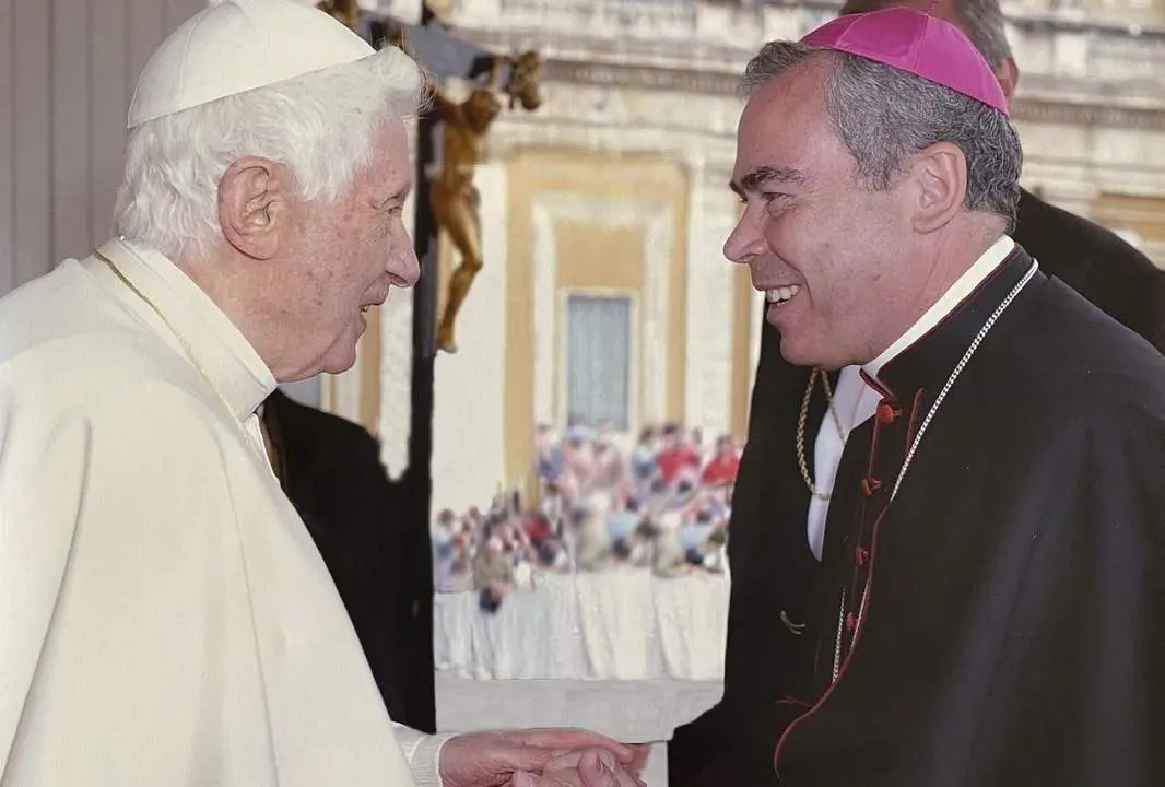 Benedicto XVI y el obispo de M&aacute;laga, Jes&uacute;s Catal&aacute; en 2012. - DI&Oacute;CESIS
