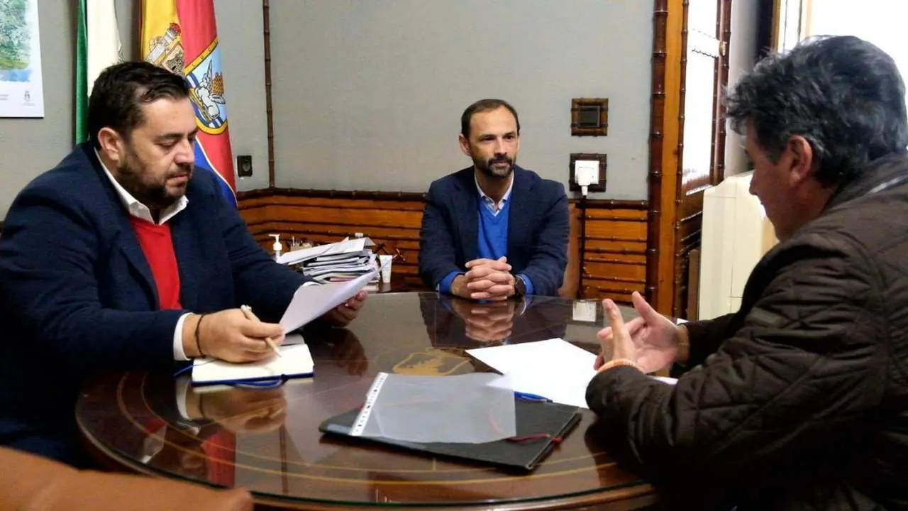 Reuni&oacute;n con Diputaci&oacute;n. - A. I.