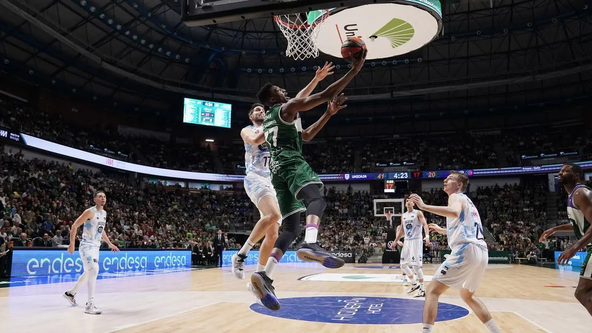 Sima debut&oacute; con 6 puntos y 6 rebotes. - ACB PHOTO