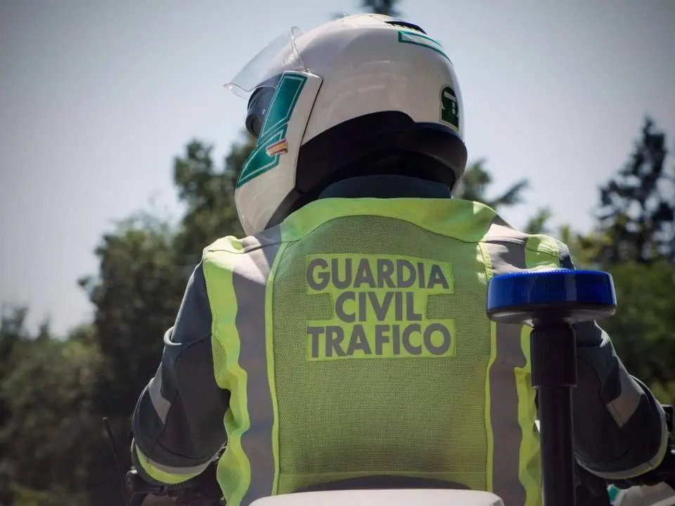 Agente de la Guardia Civil de Tr&aacute;fico. - ARCHIVO