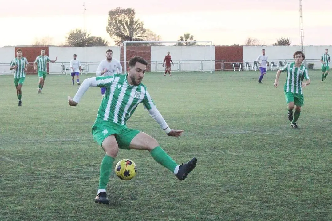 Cunete inicia una acci&oacute;n de ataque - Ra&uacute;l J. Bustillos
