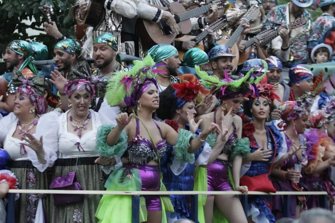 Ambiente en C&aacute;diz en el &uacute;ltimo domingo de coros de este a&ntilde;o.  - Javier Caravaca