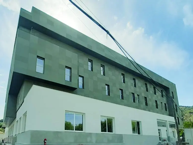 Edificio del Balneario de Frailes.  - JJMG