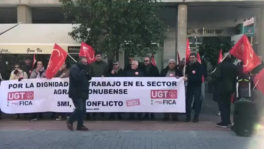 UGT clama contra el &ldquo;recorte brutal&rdquo; al convenio del campo onubense