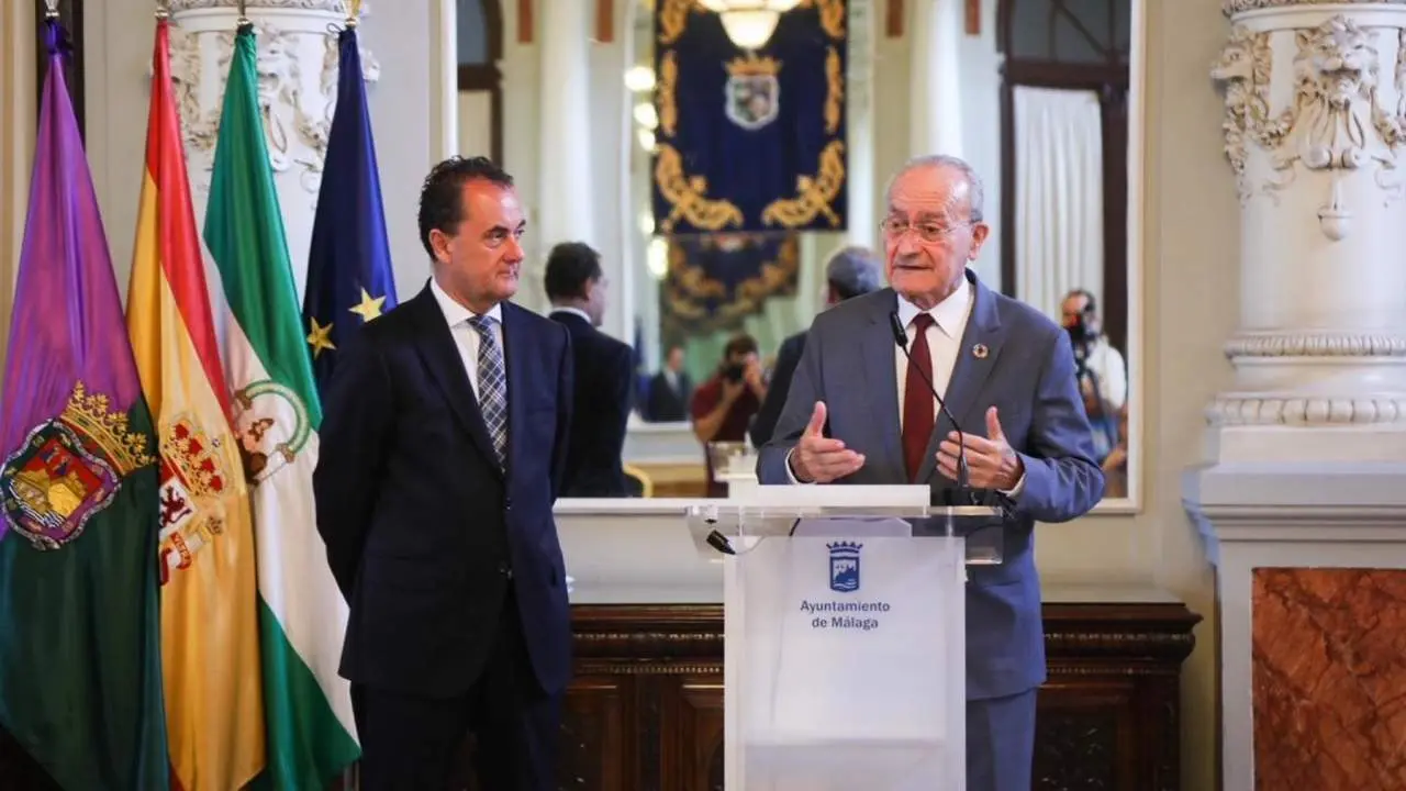 El administrador judicial, Jos&eacute; Mar&iacute;a Mu&ntilde;oz, junto al alcalde. - MCF