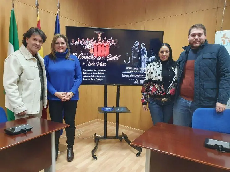 Acto de presentaci&oacute;n del espect&aacute;culo en el Teatro Circo. - 