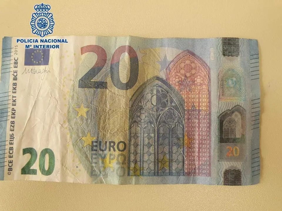 Billetes falsos. - CPN.