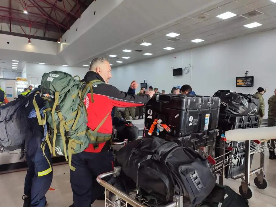 Bomberos en camino a Turqu&iacute;a. - VH