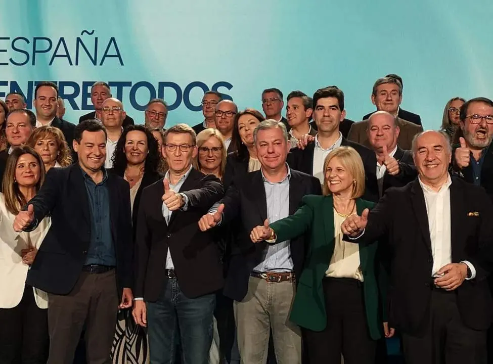 Garc&iacute;a Pelayo junto a Moreno y Feij&oacute;o en Sevilla. - PP