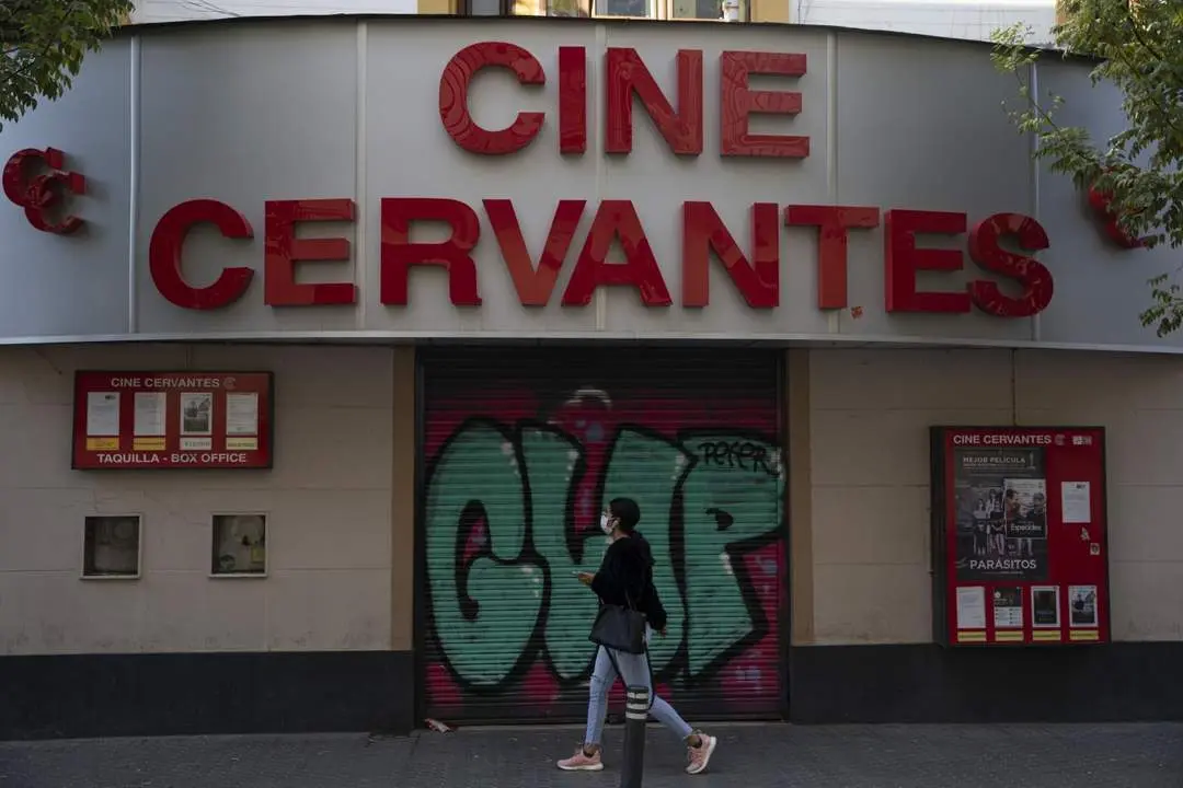 Fachada del cine Cervantes. - MAR&Iacute;A JOS&Eacute; L&Oacute;PEZ / EP
