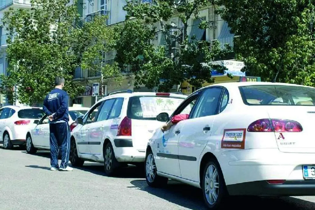 El sector del taxi mantendr&aacute; reuniones peri&oacute;dicas con Mart&iacute;n Vila. - VIVA