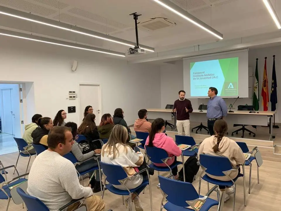 Curso del IAJ. - Junta