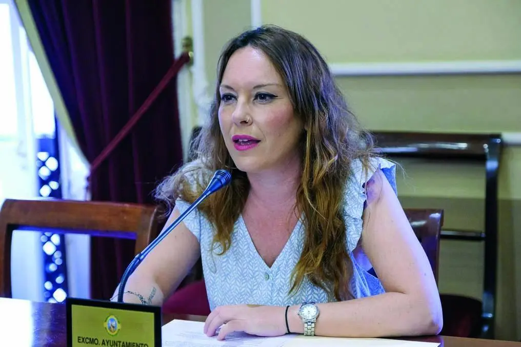 La portavoz municipal de Adelante Andaluc&iacute;a en C&aacute;diz, Lorena Garr&oacute;n. - VIVA