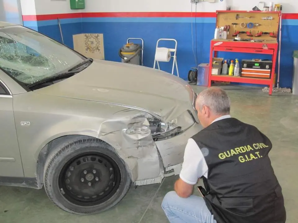 Estado del coche tras el atropello. - EP